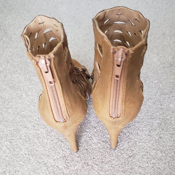Women's Delicious Tan Heels - Picture 7 of 8